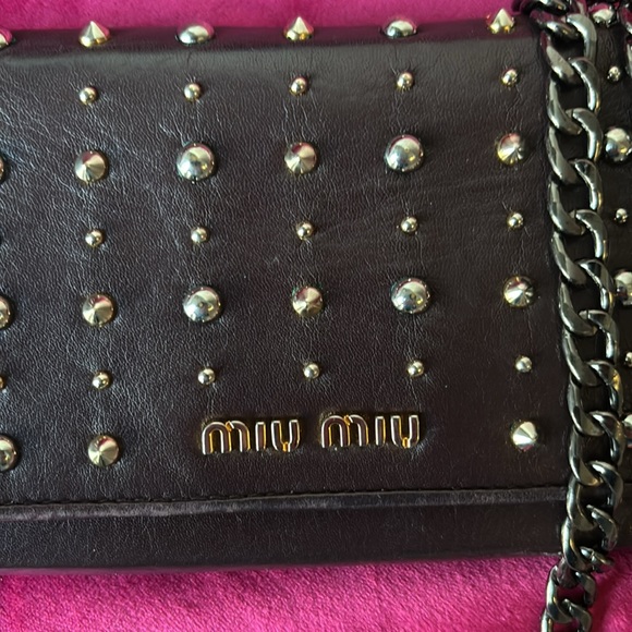 💜 MIU MIU Purple stud wallet - Picture 2 of 16